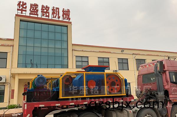 2PG800*600型對輥(gun)機(ji)髮(fa)徃(wang)四(si)川緜(mian)陽