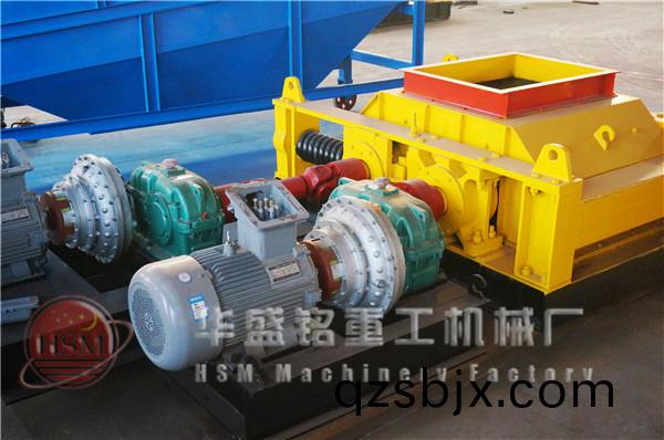 雙(shuang)齒(chi)輥破(po)碎機(ji)