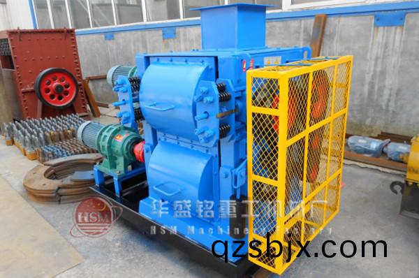 四(si)輥破(po)碎機(ji)