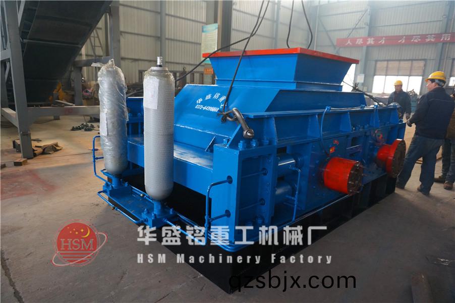 雙(shuang)齒(chi)輥破(po)碎(sui)機(ji)髮貨(huo)圖(tu)