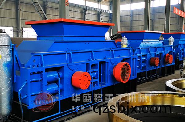 雙(shuang)齒(chi)輥破碎(sui)機(ji)現場圖(tu)