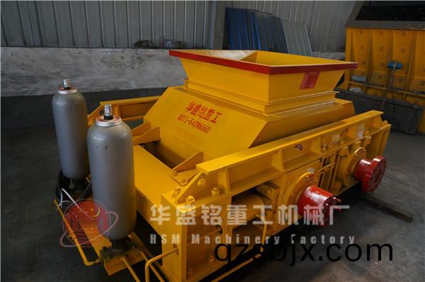 對(dui)輥(gun)破碎(sui)機(ji)圖片