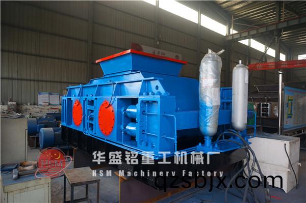 砂石廠(chang)對(dui)輥破(po)碎機現場(chang)圖片