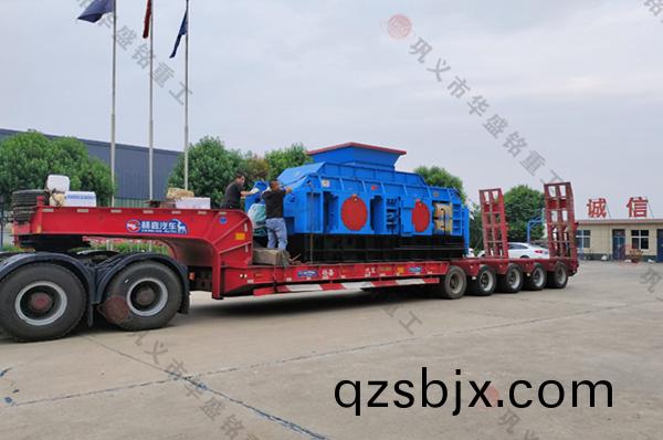 1510型(xing)液壓對(dui)輥(gun)破碎機(ji)髮徃(wang)哈密