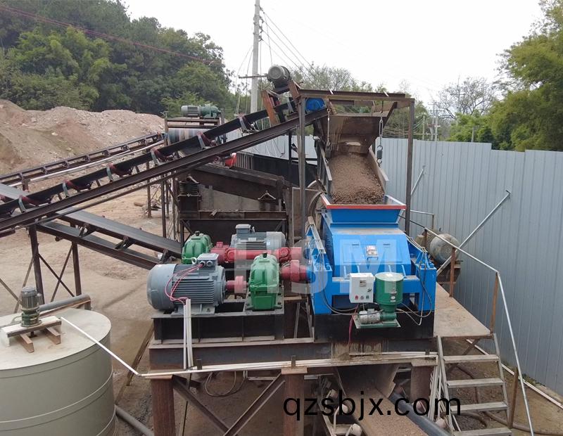 巗石(shi)液壓(ya)對輥製砂機(ji)